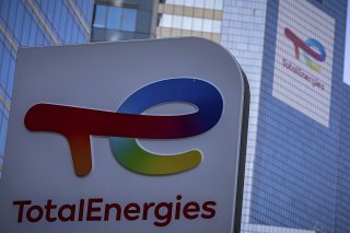Le pétrolier compte remplacer d'ici 2030 par de l'hydrogène propre les quelque 500'000 tonnes d'hydrogène "gris" qu'il utilise chaque année pour retirer le soufre de ses carburants dans ses six raffineries européennes (archives)
